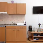Studio Mit Balkon Fuer Zwei Personen